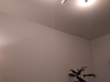 webcam girl lauratanguy live cam image #10869857