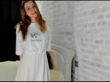webcam girl sophie_crashh live cam image #5931425