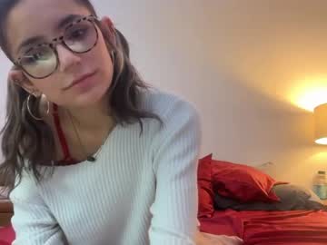 webcam girl itsirisjoy live cam image #12896134