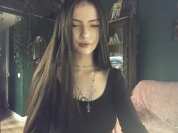 webcam girl bmwm5f90 live cam image #11869418