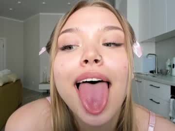 webcam girl flooora_0 live cam image #12919591