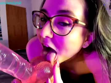 webcam girl littlee33 live cam image #2320047
