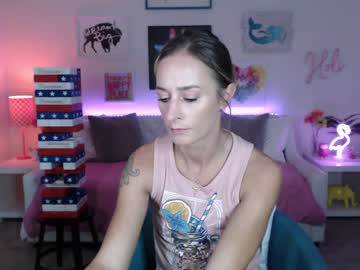 webcam girl holihurricane live cam image #12551516