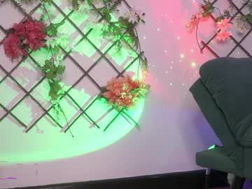 webcam girl nicdani_1 live cam image #10371556
