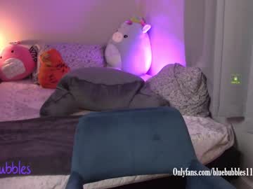 webcam girl blue_bubbles118 live cam image #5361008