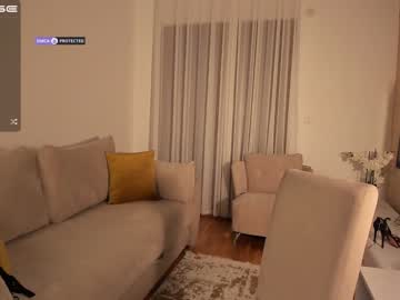 webcam girl intrigueeme live cam image #4855019