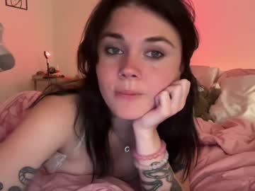 webcam girl queencassidyy live cam image #8920105