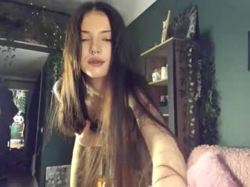 webcam girl bmwm5f90 live cam image #12073319