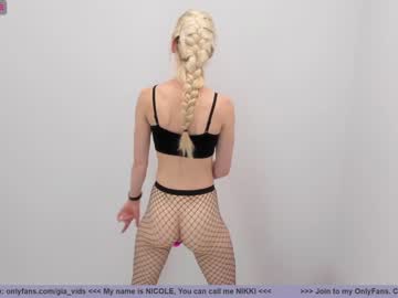 webcam girl girl_i_am live cam image #2585598