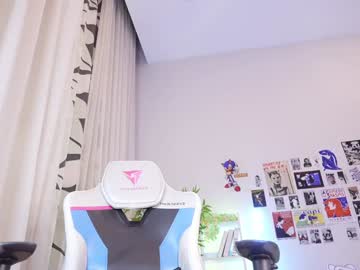 webcam girl vivian_qwerty live cam image #11134346