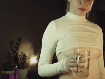 webcam girl effie_smile live cam image #2127932