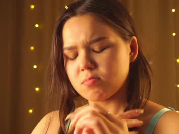 webcam girl helenmoors live cam image #5770749