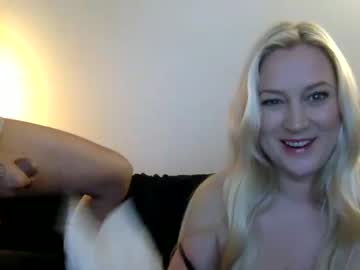 webcam couple wildroomates live cam image #2078664