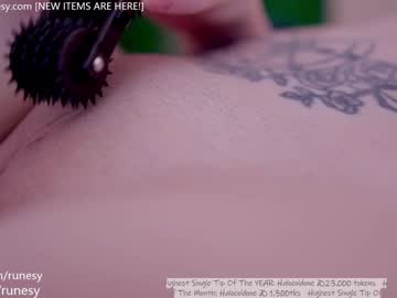 webcam girl runesy live cam image #6486514