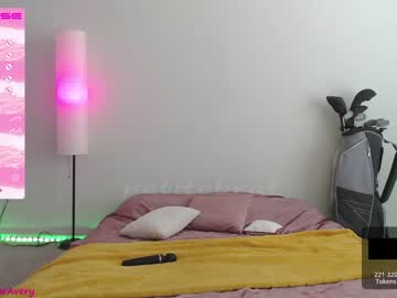 webcam girl petitebrat live cam image #5777952