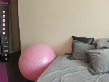 webcam girl emilymilf__ live cam image #6071238