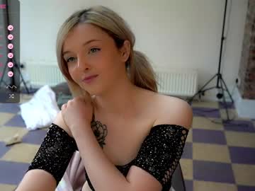webcam girl lucydelovely live cam image #6880882