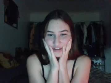 webcam girl justmeandmypeach live cam image #3560828