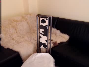 webcam girl cherry_deee live cam image #782229
