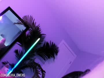 webcam girl oliviaowens live cam image #6607464
