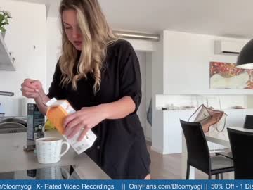 webcam girl bloomyogi live cam image #5622916