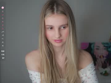 webcam girl fluffy_angel live cam image #11765670