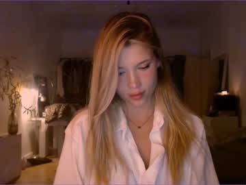 webcam girl bitter_moon live cam image #4541270