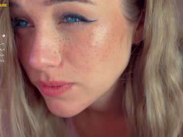 webcam girl mia_milagros live cam image #408224