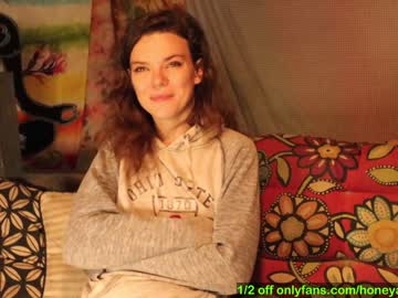 webcam couple honeyand_thebear live cam image #233872