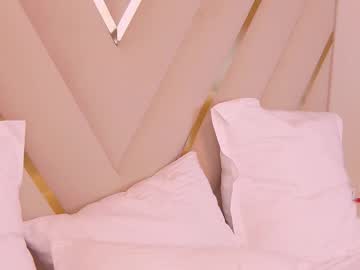 webcam girl gwenbanks live cam image #11894927