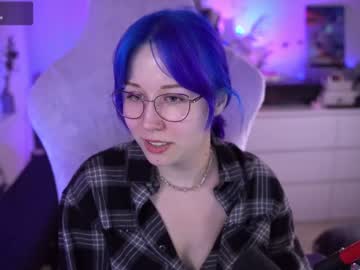 webcam girl blue_mooncat live cam image #9635251