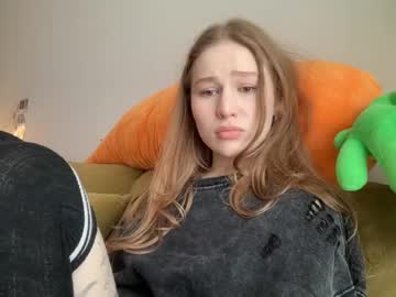 webcam girl whoisalisa live cam image #12453387