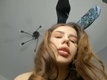 webcam girl jenie_fire live cam image #11843378