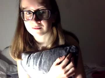 webcam girl yourpuppy19 live cam image #817533