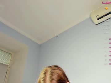 webcam girl youne_and_beautiful live cam image #6585238