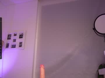 webcam girl lau__1 live cam image #8632814