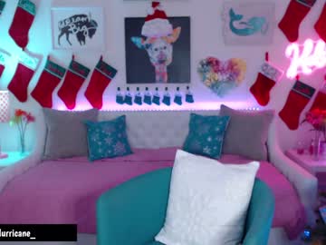webcam girl holihurricane live cam image #8066477