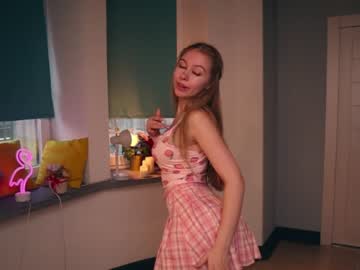 webcam girl aleksa_cutie live cam image #1817234