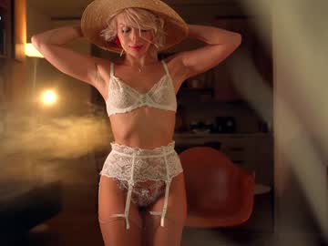 webcam girl artmosphera live cam image #9581356