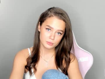 webcam girl brittcubitt live cam image #8706321