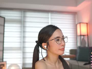 webcam girl belle_adrienne live cam image #9926183