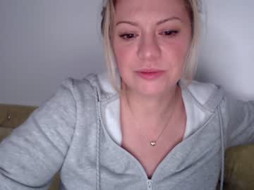 webcam girl kiradivine live cam image #2597247