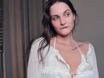webcam girl vanilla_pies live cam image #7031022