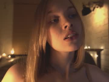 webcam girl bibi_it_is live cam image #3507693