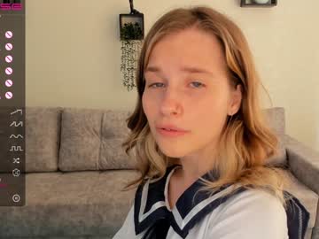 webcam girl lynnatlee live cam image #9624243