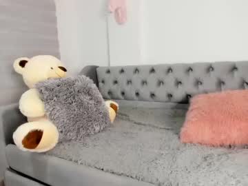 webcam girl camilagomezz live cam image #1949805