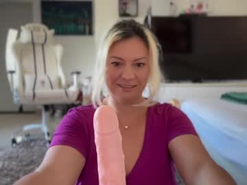 webcam girl kiradivine live cam image #10156144