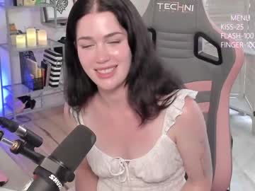 webcam girl evelynclaire live cam image #5704274