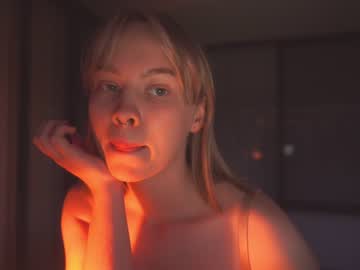 webcam girl bibi_it_is live cam image #8433582