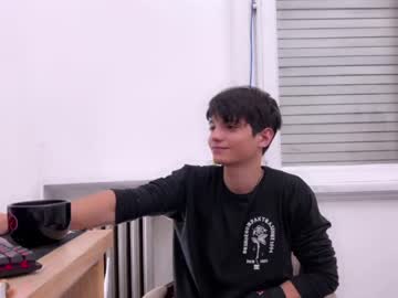 webcam man sasukeuhchia live cam image #2911460